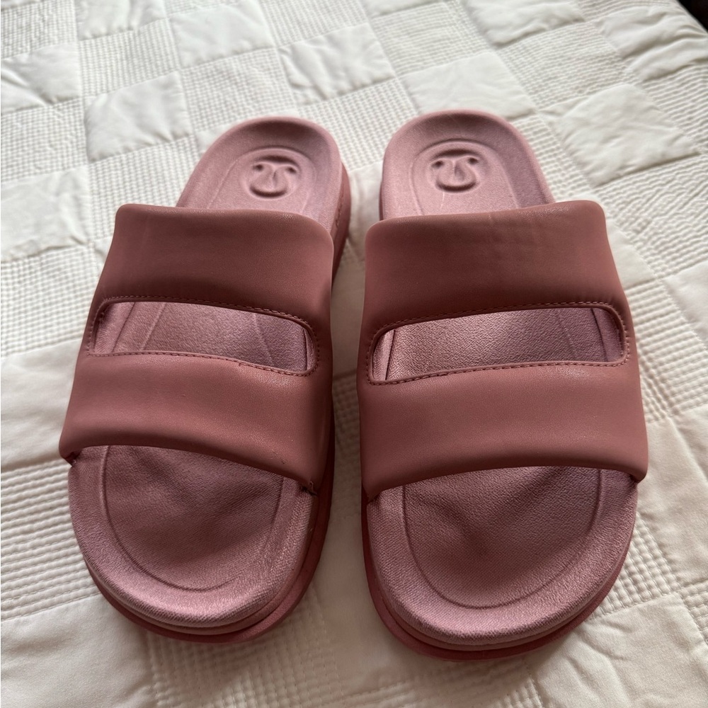 Lululemon Women's Pink Slide Sandals Size 7